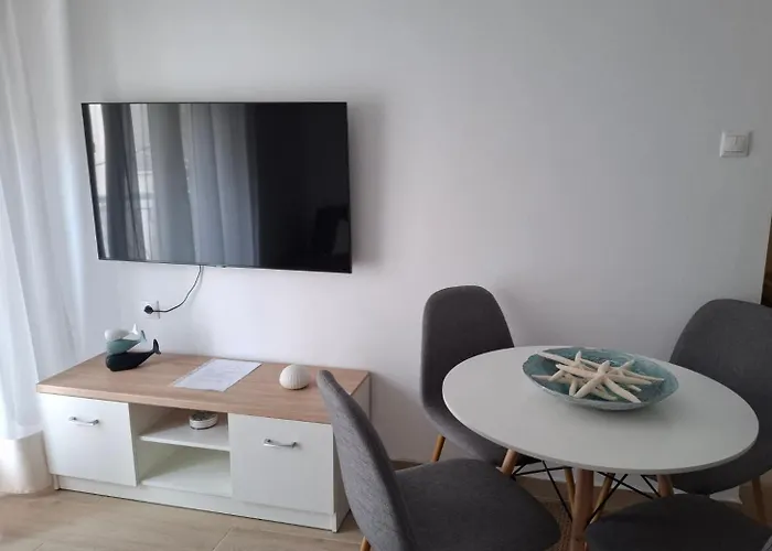 Lara Sea View 公寓 *