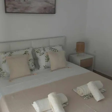 شقة Lara Sea View *